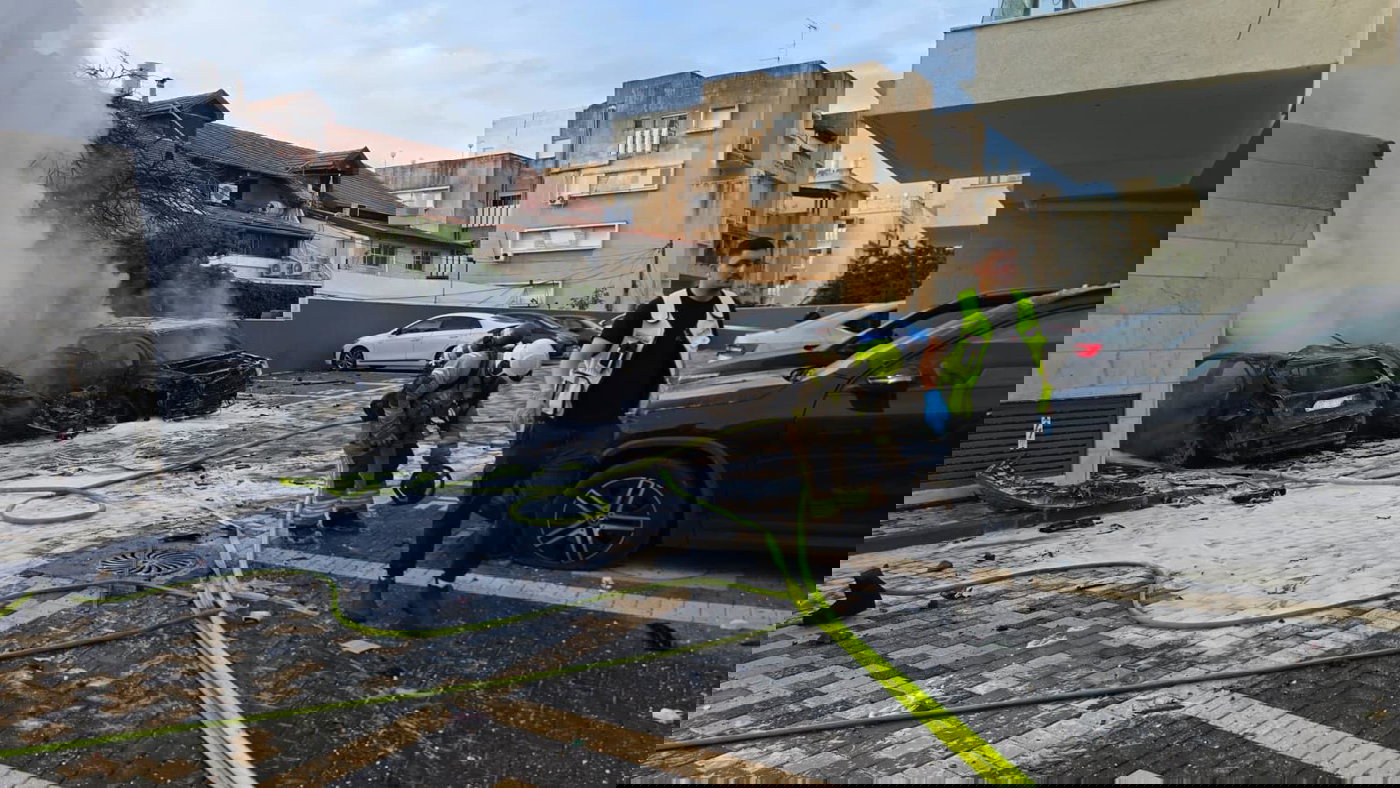 פגיעה ישירה בבניין: "הרס רב, עשן, זכוכיות מנופצות והמולה גדולה"