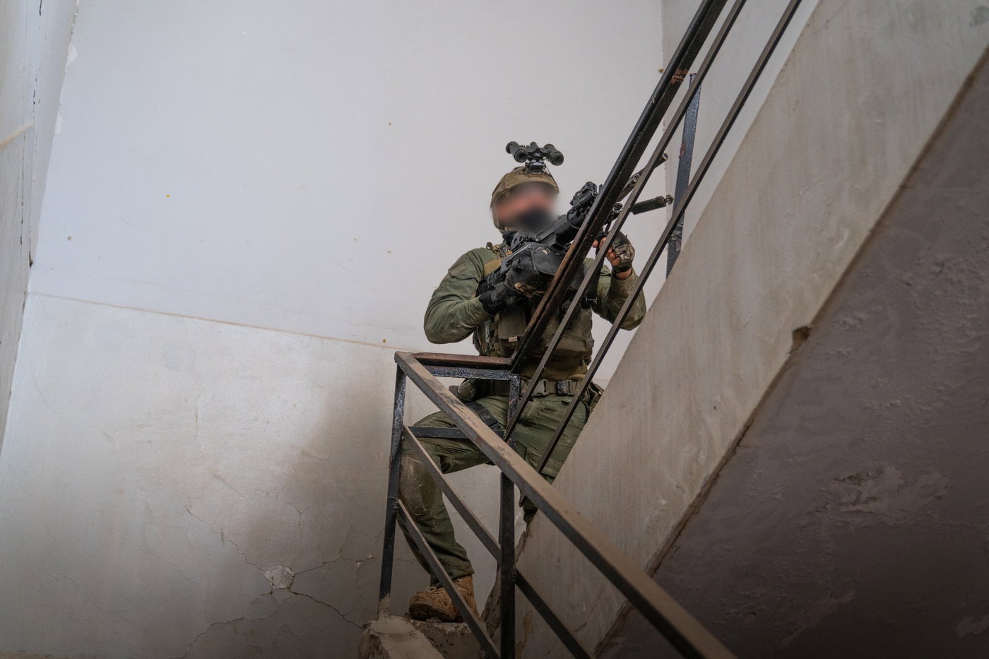 לוחמי שייטת 13 פשטו על בית ספר בלבנון; זה מה שהם גילו שם