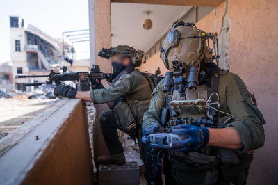 לוחמי שייטת 13 פשטו על בית ספר בלבנון; זה מה שהם גילו שם