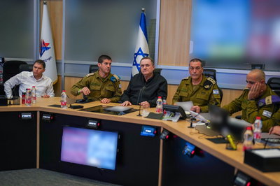 שר הביטחון: "הירי מאיראן נמשך - ולכן תקיפות צה"ל באיראן יעלו מדרגה"