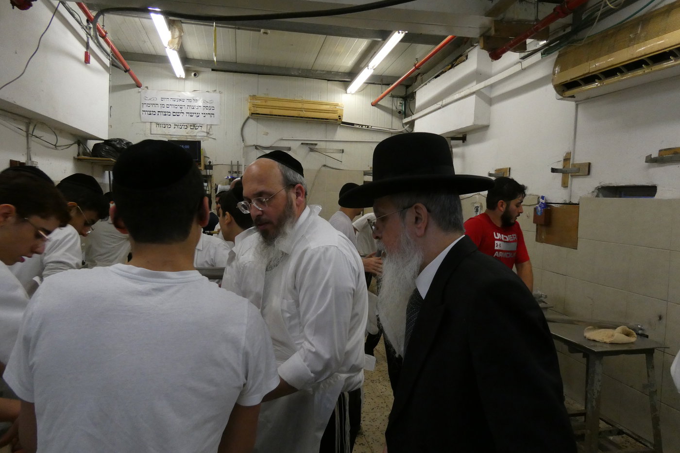 הגאון רבי שבתי לוי באפיית מצות