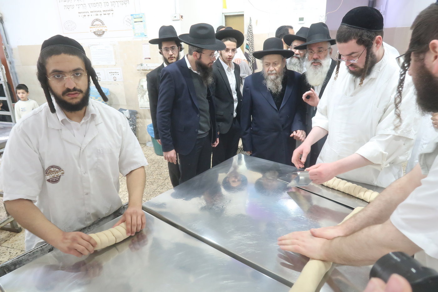 המקובל הגה"צ רבי דוד בצרי באפיית מצות