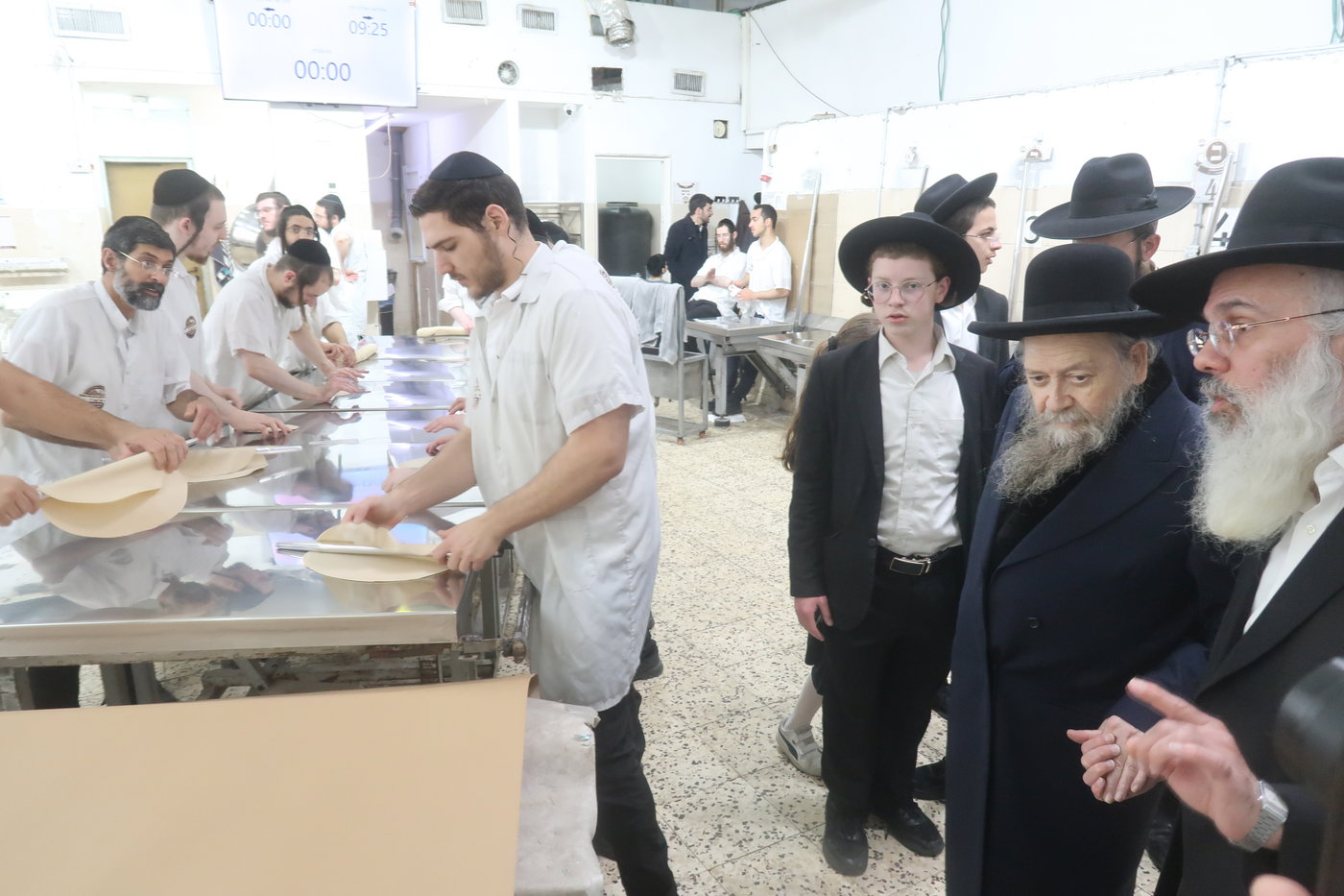 המקובל הגה"צ רבי דוד בצרי באפיית מצות