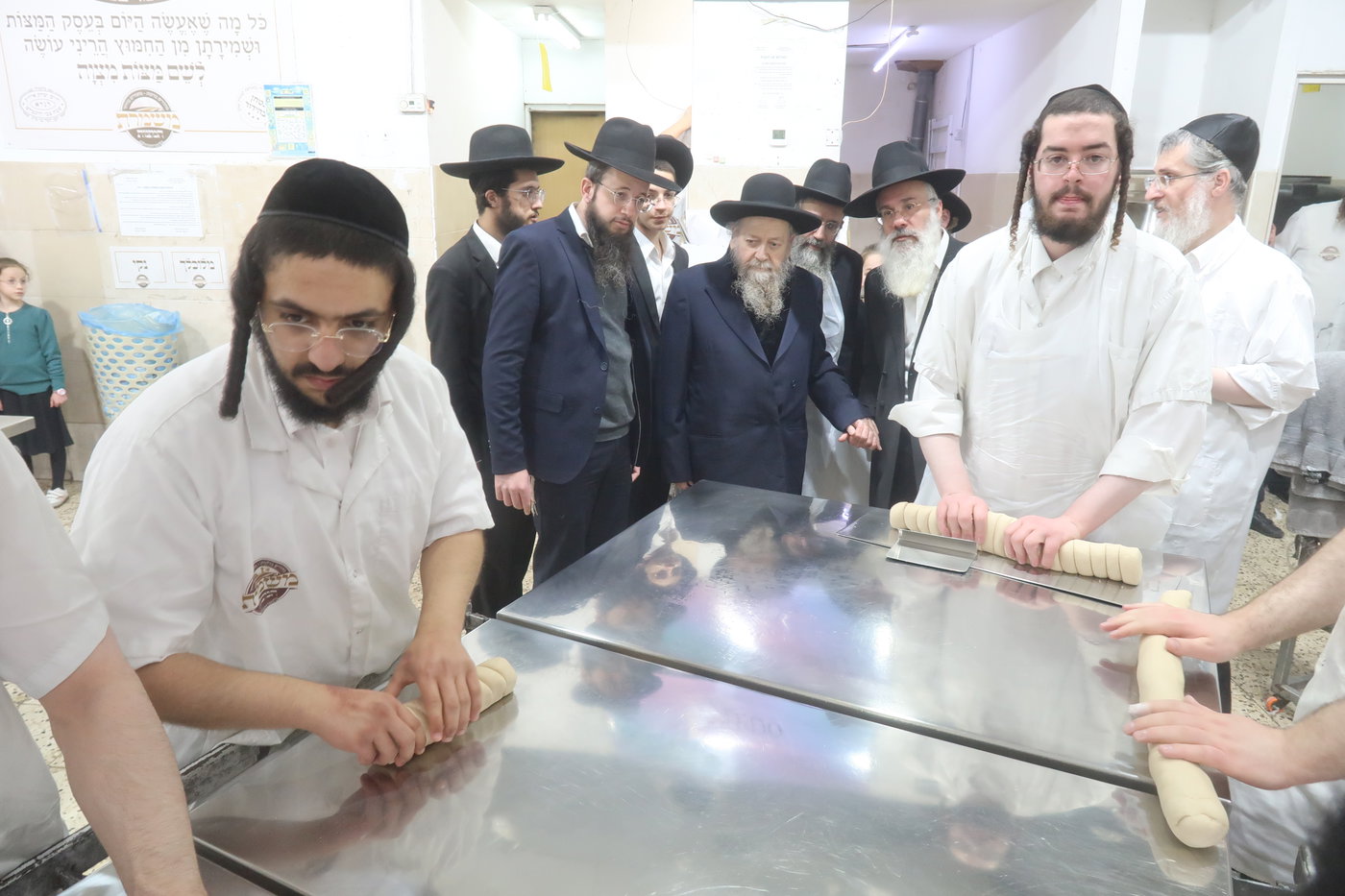 המקובל הגה"צ רבי דוד בצרי באפיית מצות