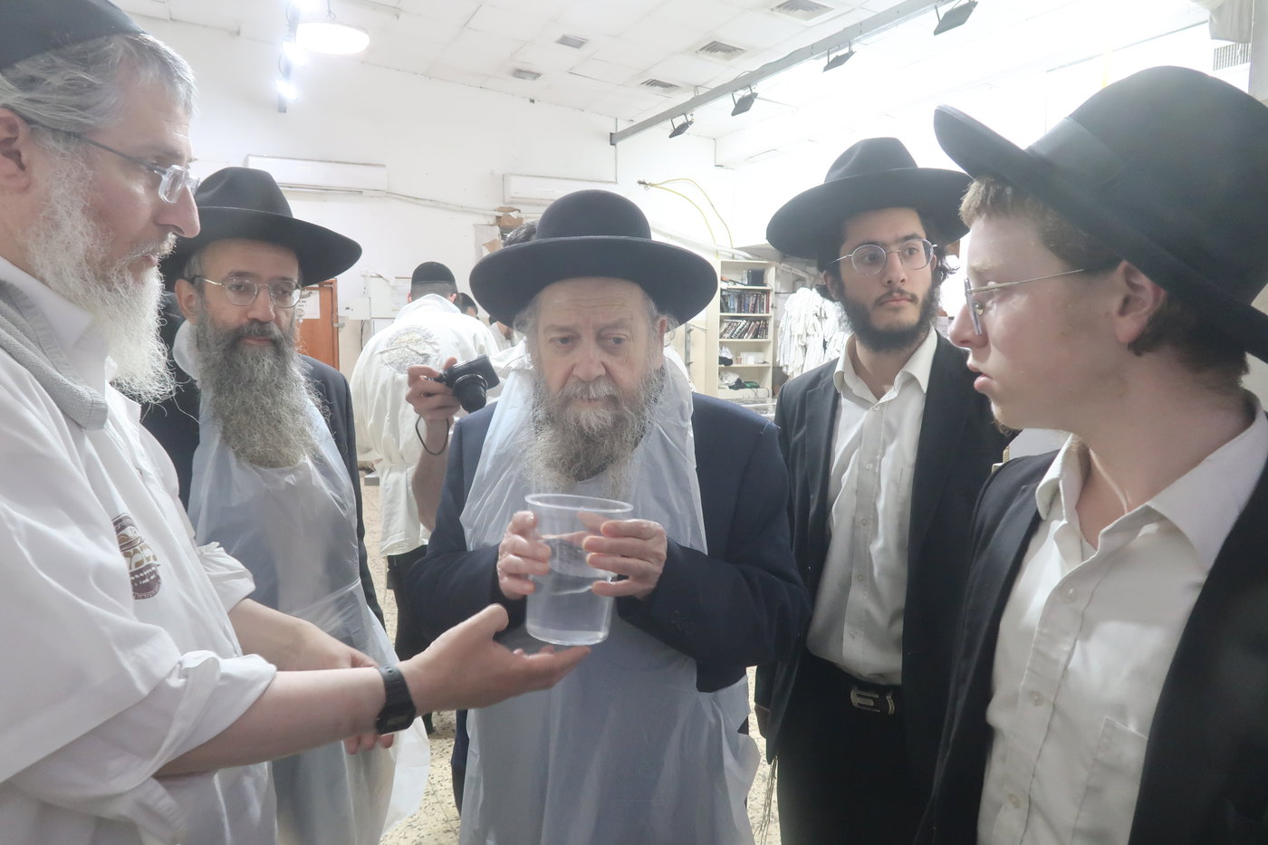 המקובל הגה"צ רבי דוד בצרי באפיית מצות