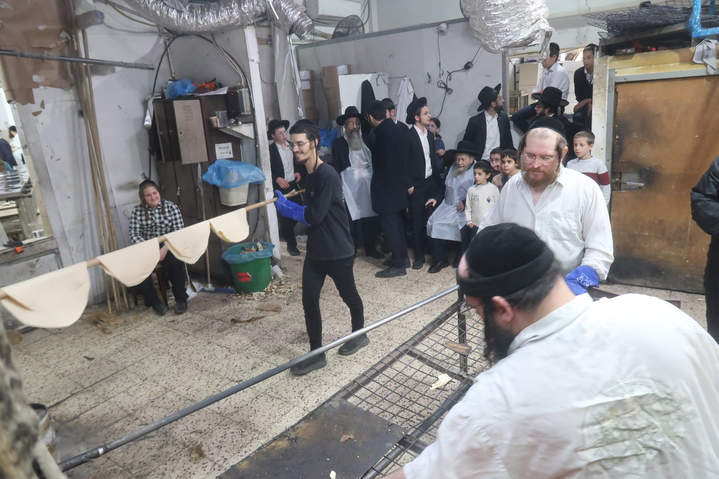 המקובל הגה"צ רבי דוד בצרי באפיית מצות