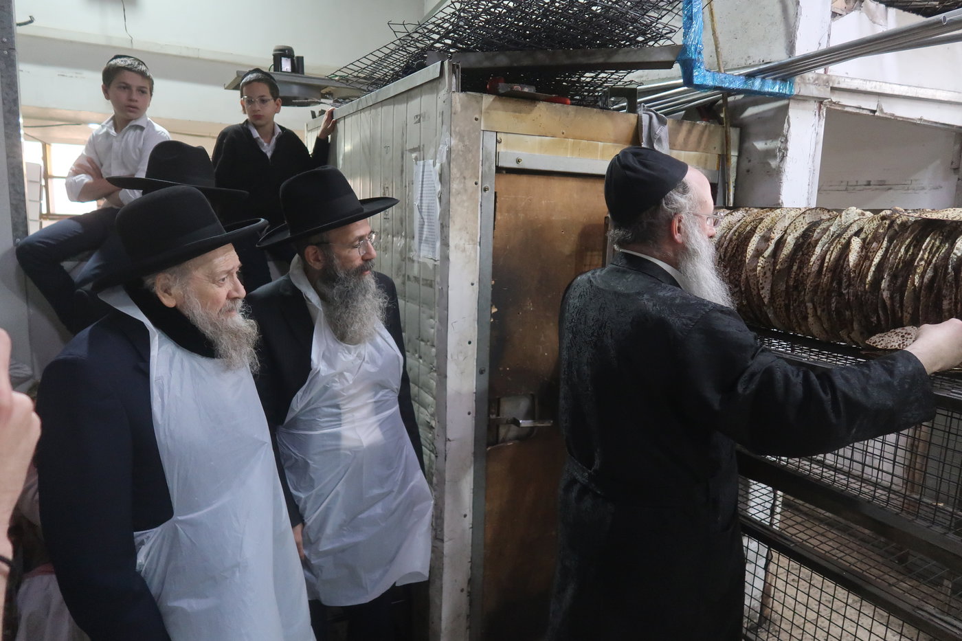 המקובל הגה"צ רבי דוד בצרי באפיית מצות