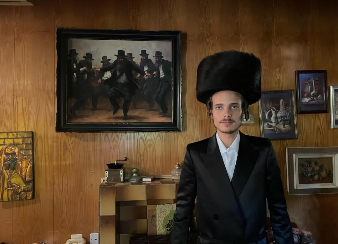 דודו פארוק בתפקידו בסדרה "בהסתורה"