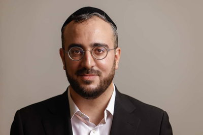 כותב הטור שמעון אפללו