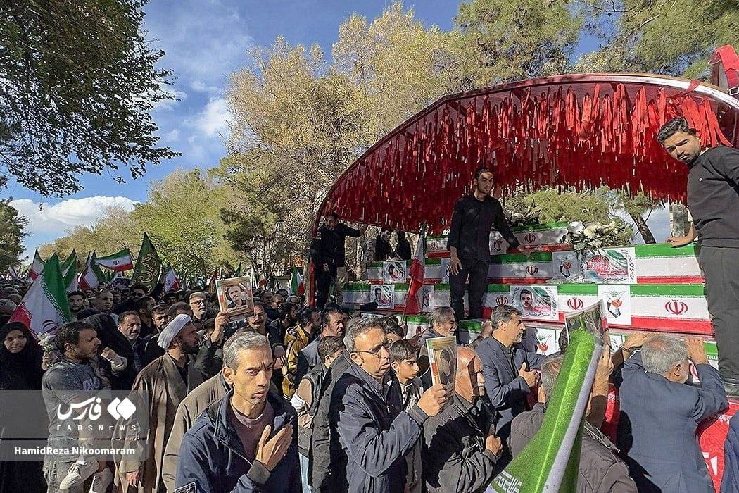  הלוויה ל-50 חיילי בסיג׳ שחוסלו בתקיפות האחרונות.