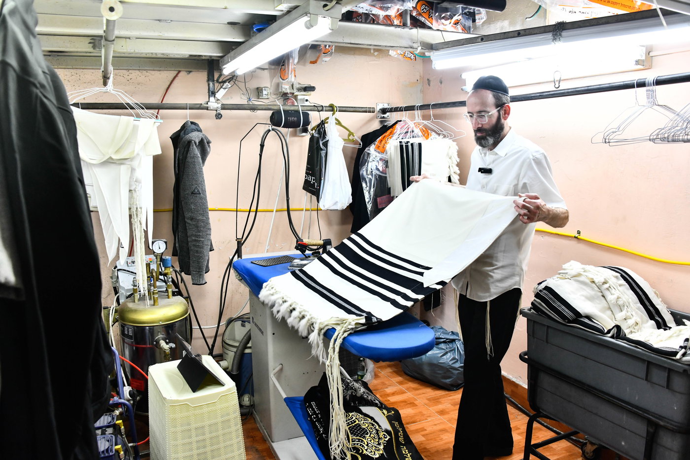 אווירת ערב חג הפסח בבני ברק