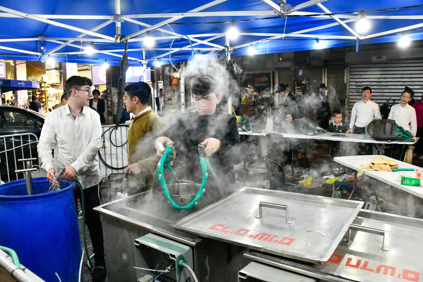 אווירת ערב חג הפסח בבני ברק