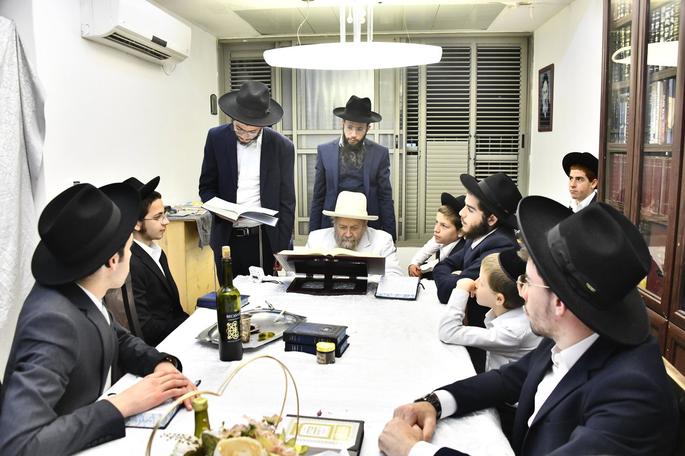 מוצאי שבת הגדול אצל המקובל רבי דוד בצרי