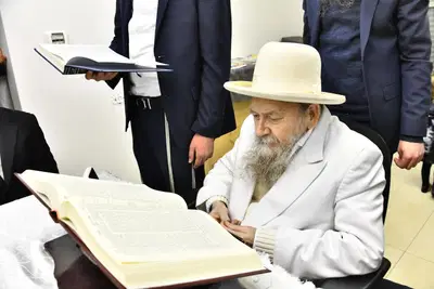 לקיים בנו: המקובל רבי דוד בצרי התמוטט; פונה לאחר פעולות החייאה