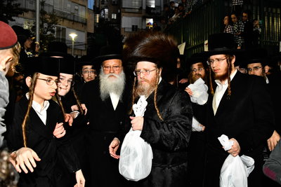 האדמו"ר משומרי אמונים במים שלנו