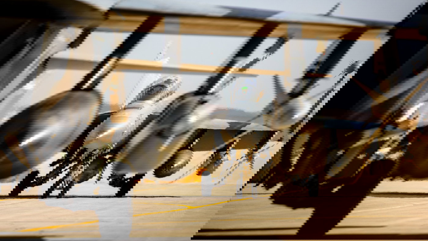 מטוסי הקרב אמריקאים נערכים לתקוף באיראן