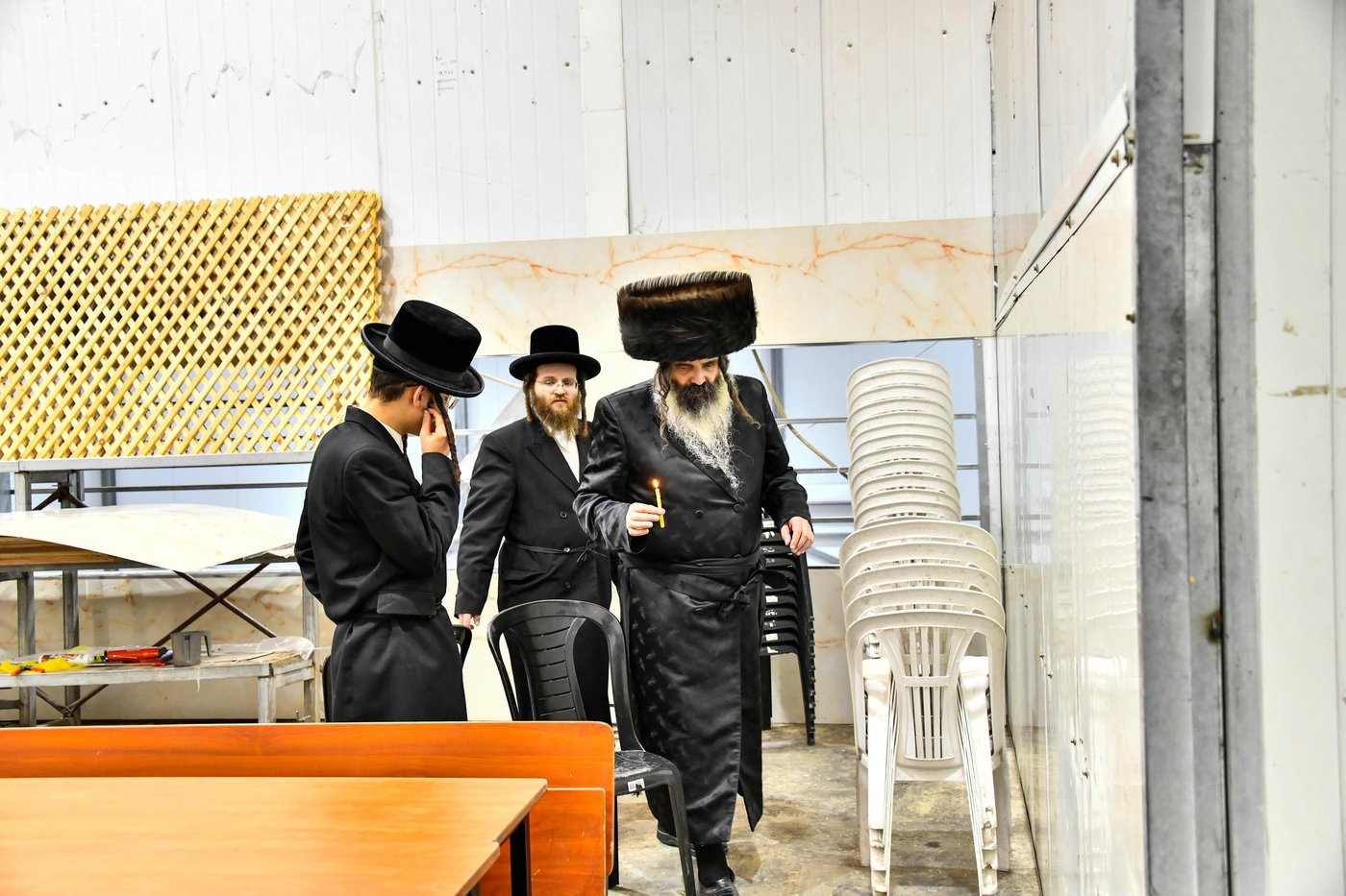 האדמו"ר מזוטשקא בבדיקת חמץ