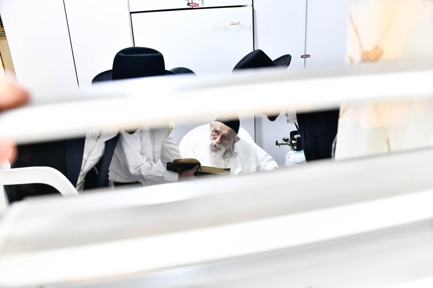 הגר"מ גריינמן בבדיקת חמץ