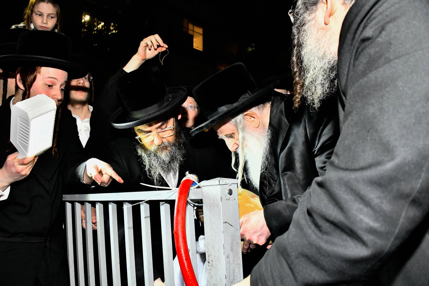 האדמו"ר ממכנובקא בעלזא במים שלנו