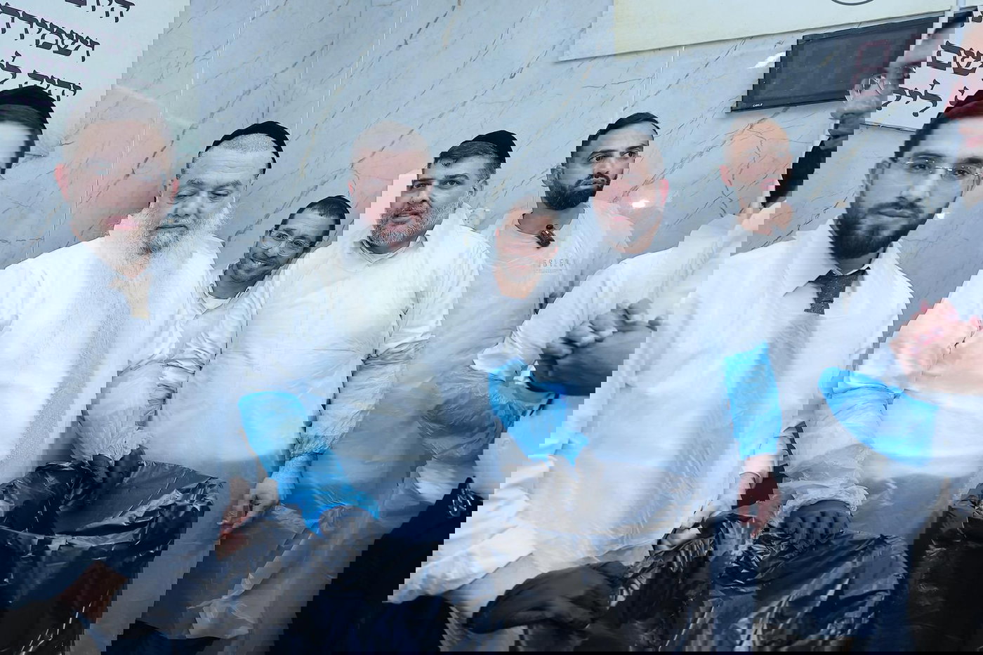 הגאון רבי יגאל כהן באפיית מצות