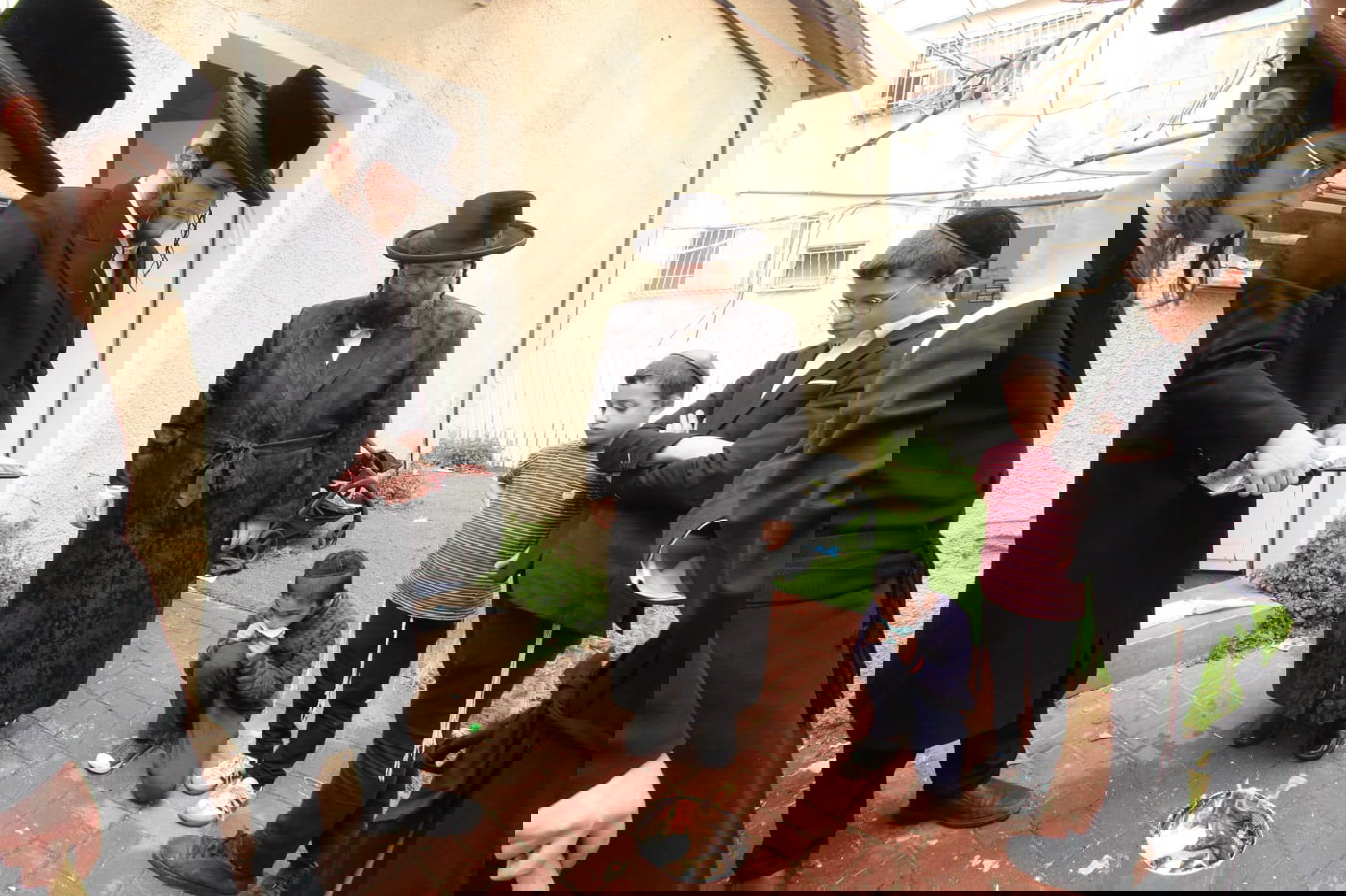 האדמו"ר מצאנז ז'ימגראד בשריפת חמץ