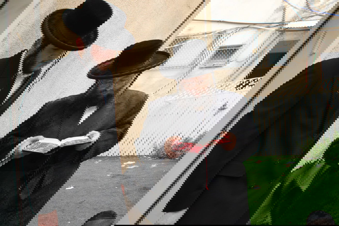 האדמו"ר מצאנז ז'ימגראד בשריפת חמץ