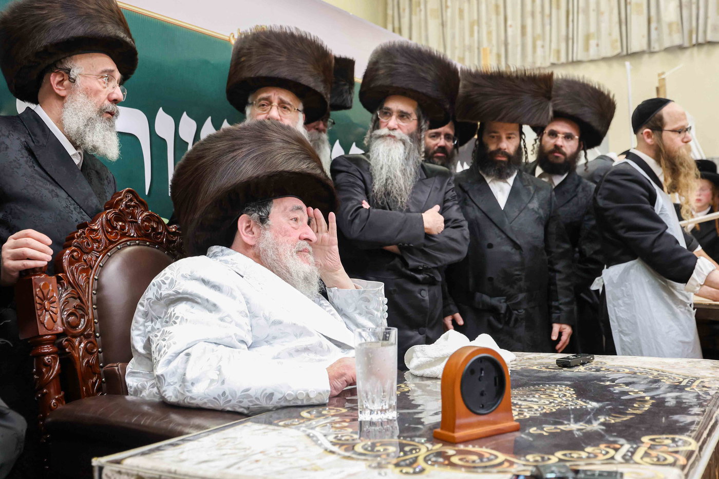 האדמו"ר מויז'ניץ באפיית מצות מצווה