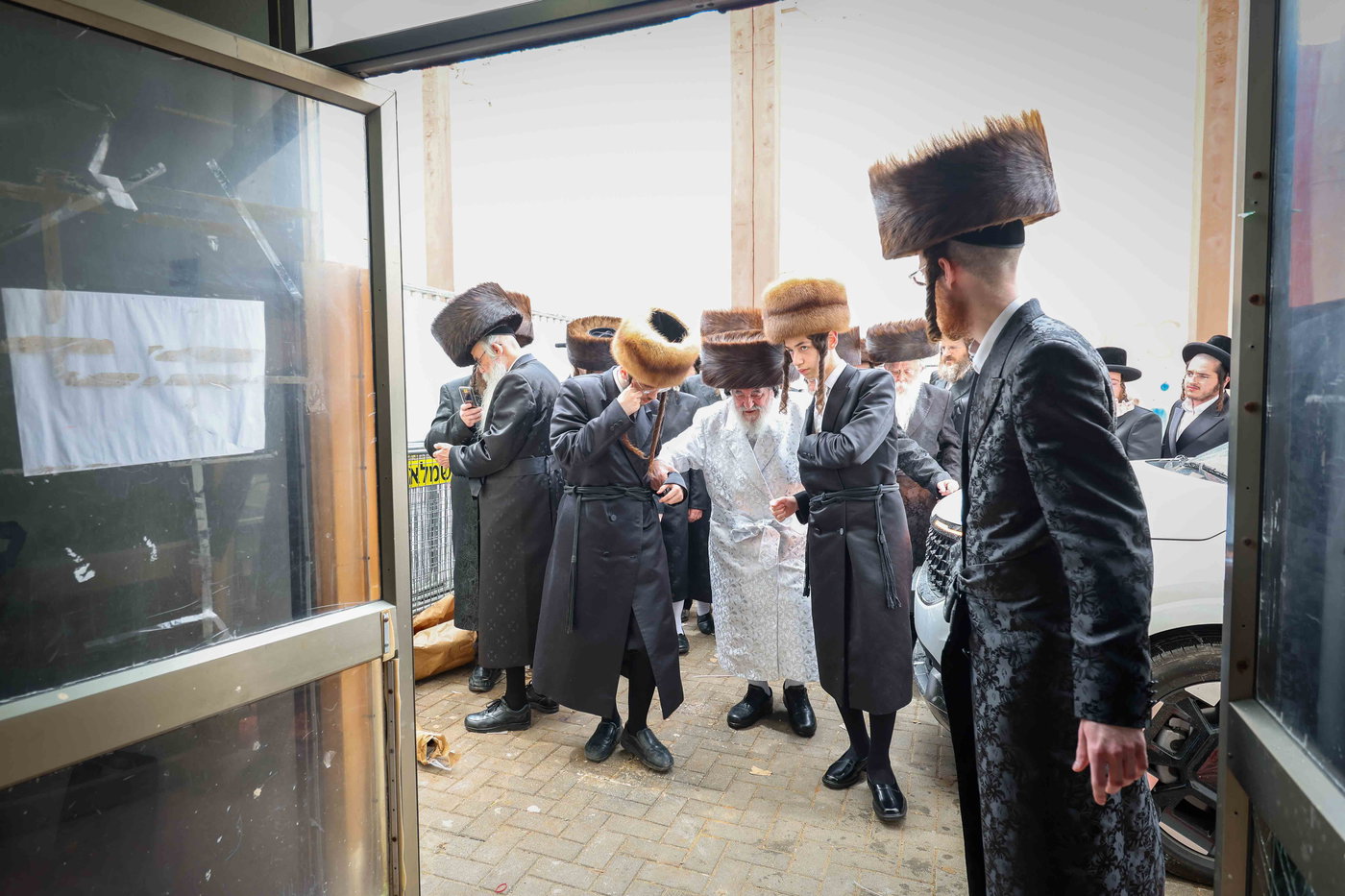 האדמו"ר מויז'ניץ באפיית מצות מצווה