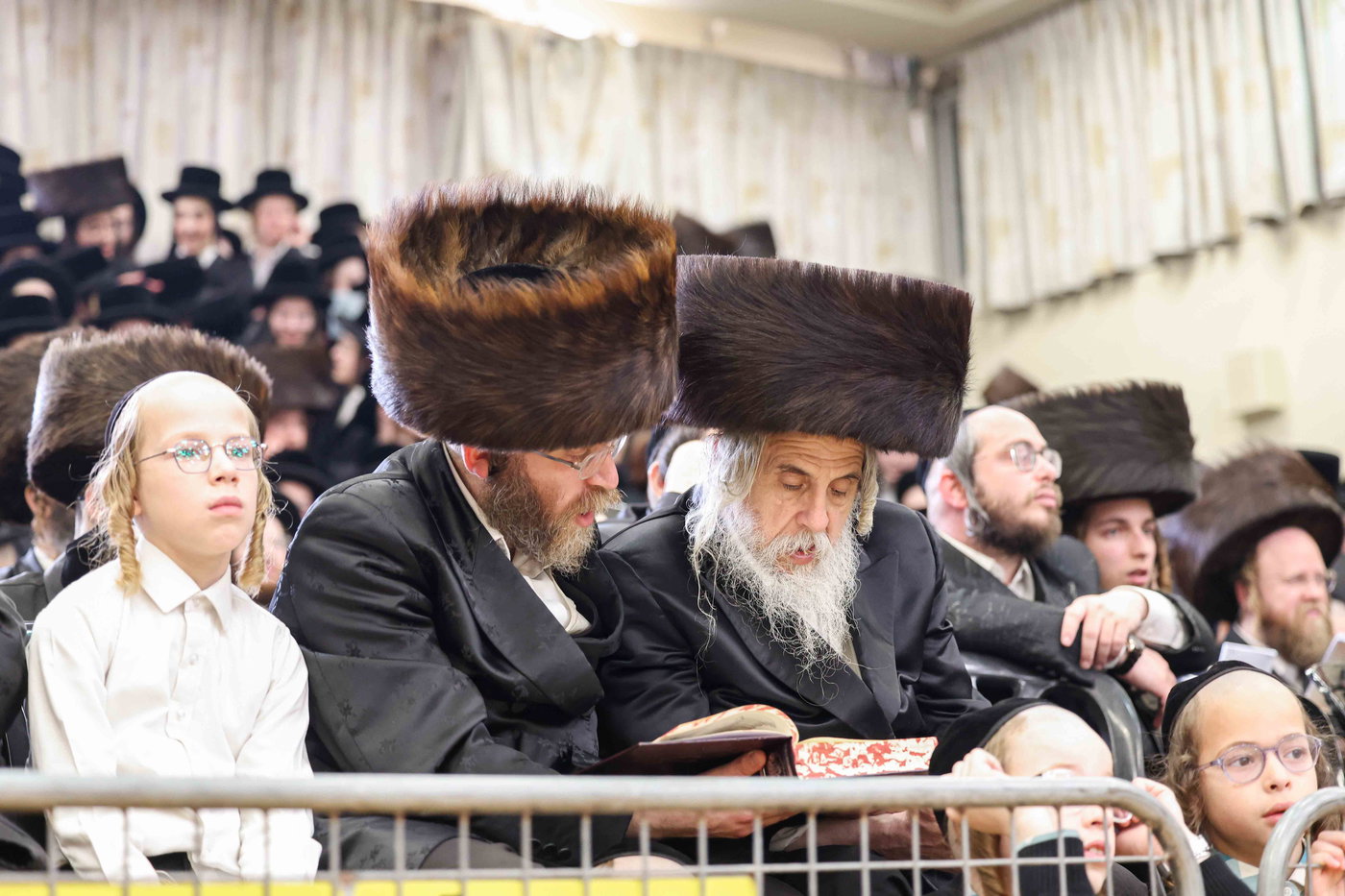 האדמו"ר מויז'ניץ באפיית מצות מצווה