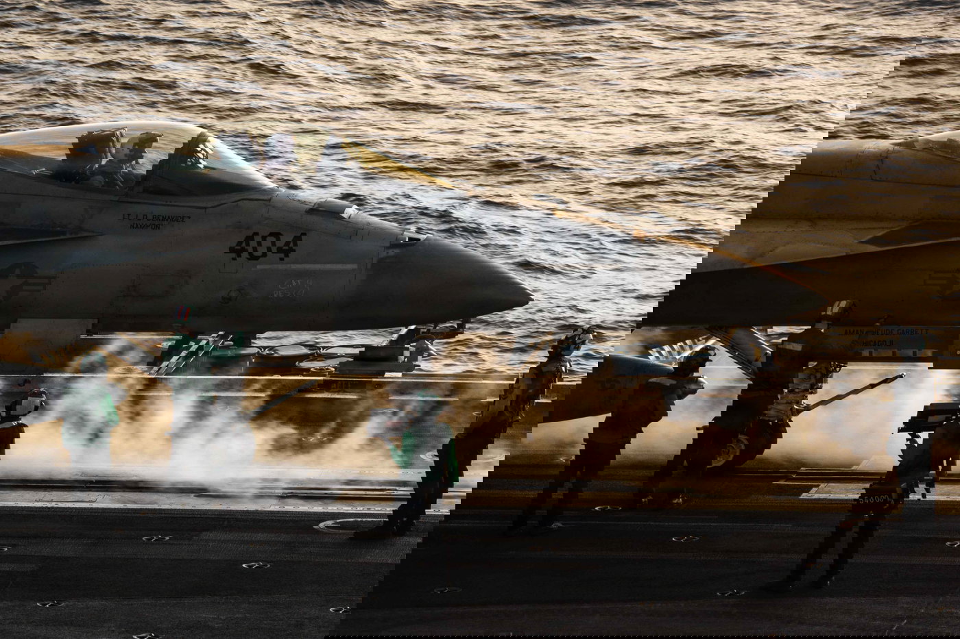 מטוס משוגר מנושאת המטוסים