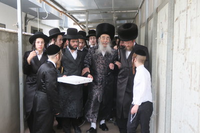 האדמו"ר מאלכסנדר באפיית מצות מצווה