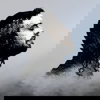 מוישי ריינר ומני ראב בסינגל פסח: "שאלה חמישית"