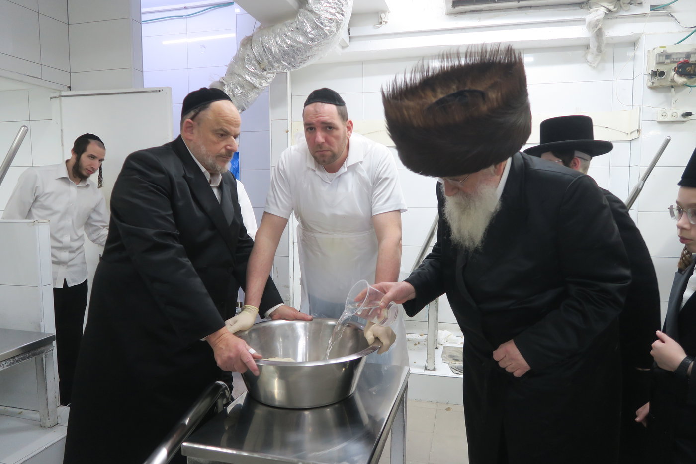 הגרש"א שטרן באפיית מצות