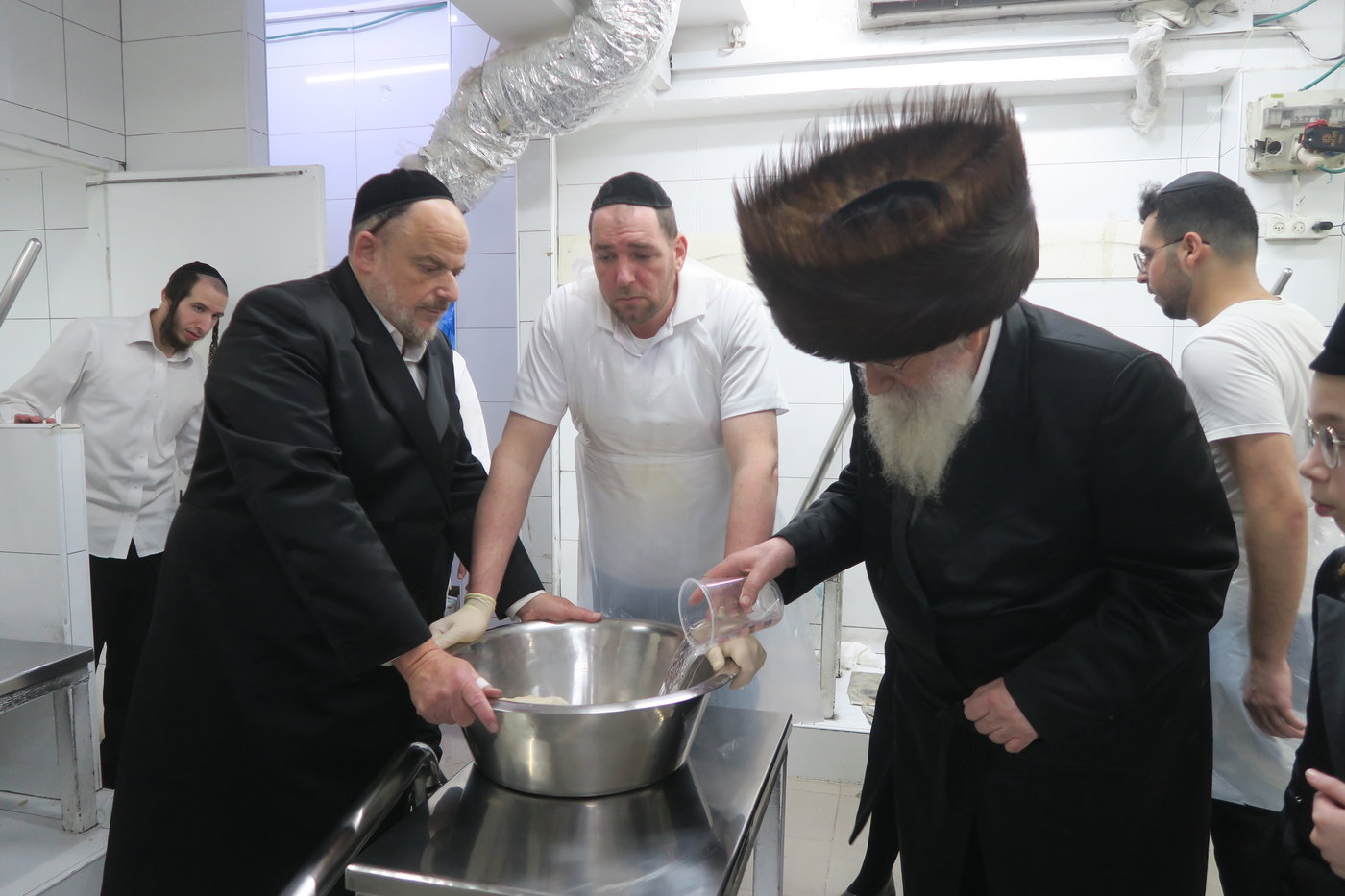 הגרש"א שטרן באפיית מצות