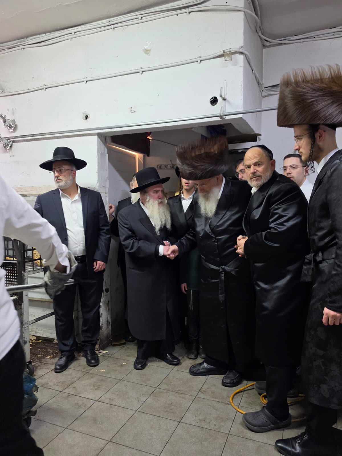 הגרש"א שטרן והגר"מ גרוס באפיית מצות