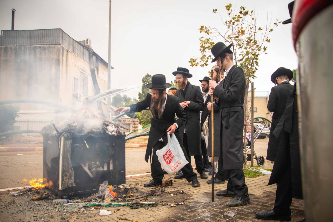 שריפת חמץ בעמנואל