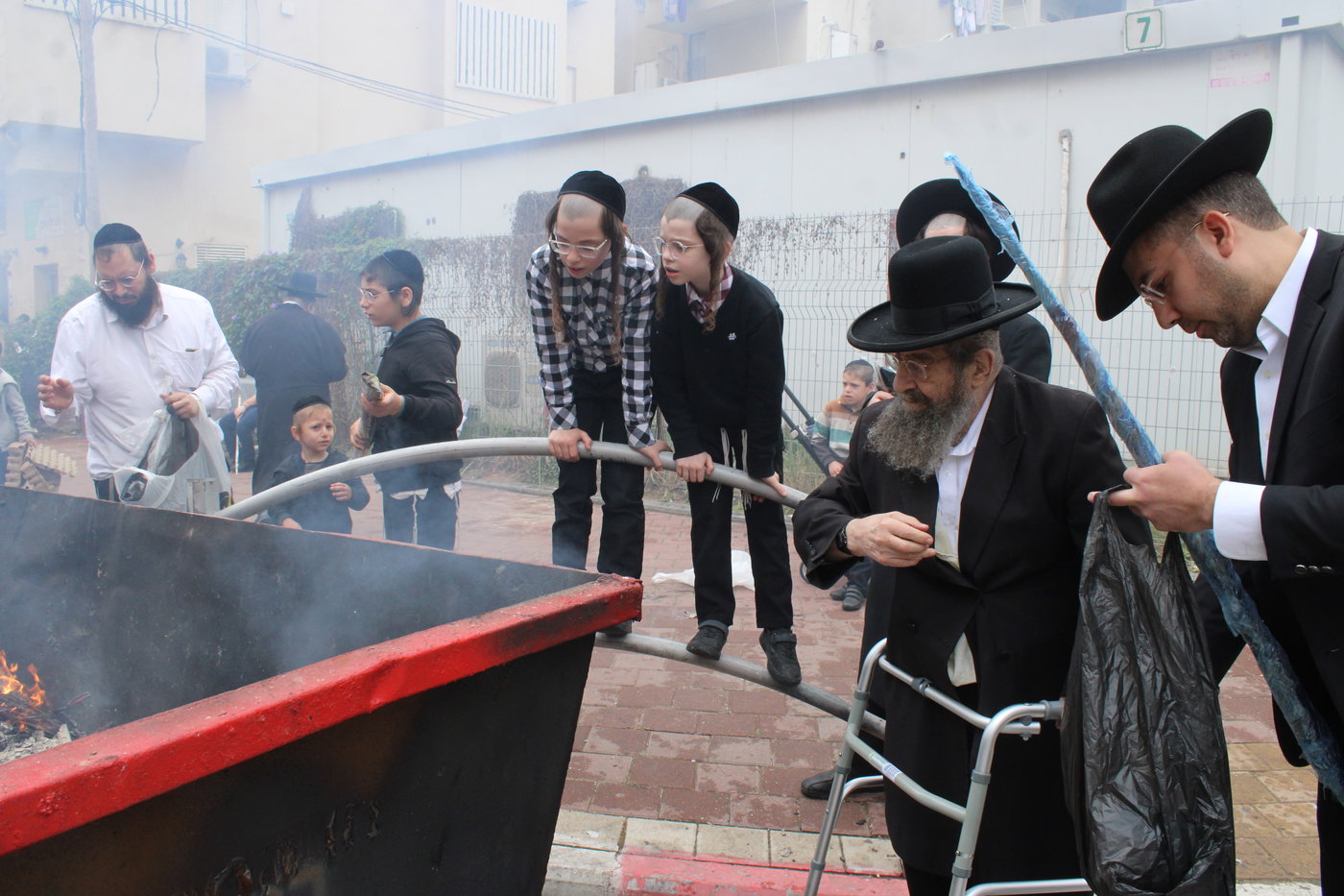 הגאון רבי מסעוד בן שמעון בשריפת חמץ