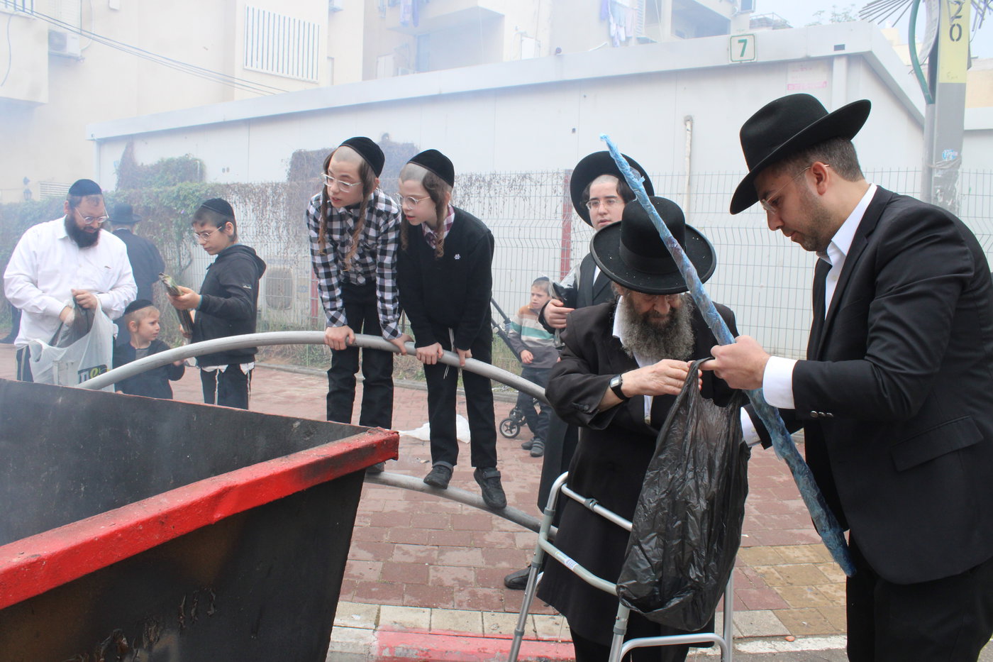 הגאון רבי מסעוד בן שמעון בשריפת חמץ