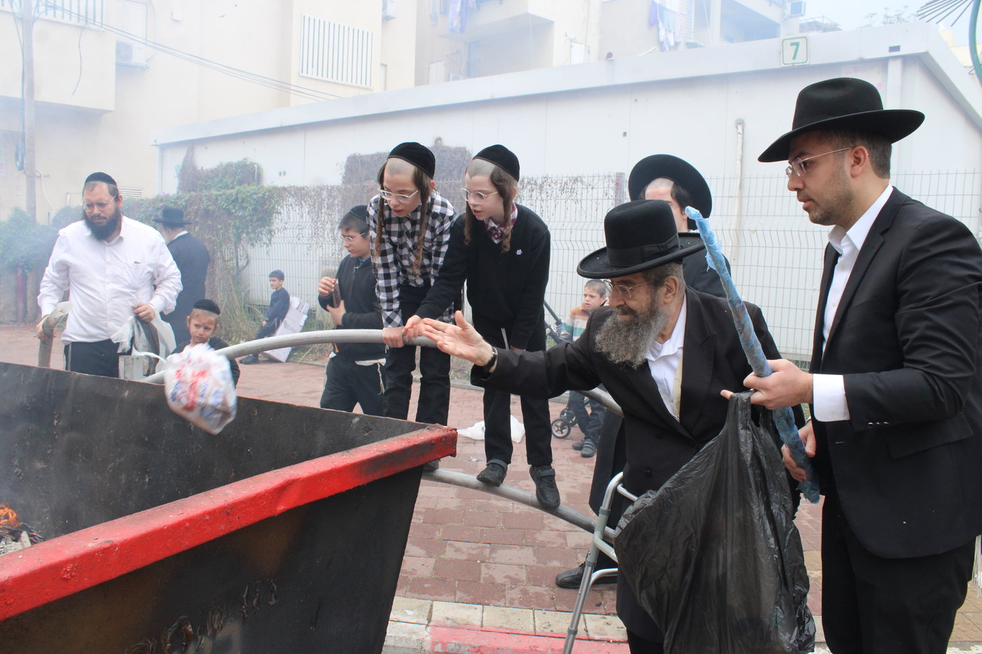 הגאון רבי מסעוד בן שמעון בשריפת חמץ