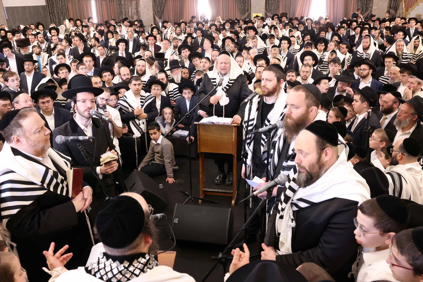 ברכת כהנים בהיכל ישיבת טשכנוב