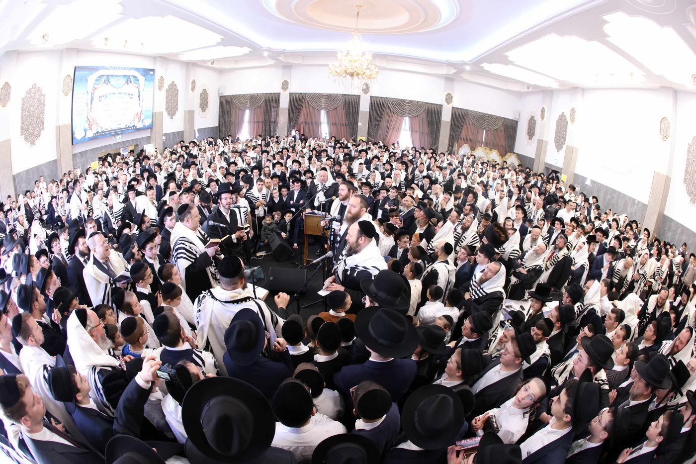 ברכת כהנים בהיכל ישיבת טשכנוב