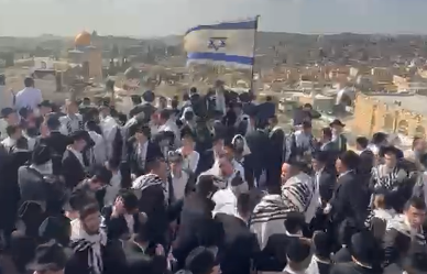 "להתחבר למקום המקדש" | סיבוב שערים חגיגי נערך עם חבר המועצת ורה"י הבכיר