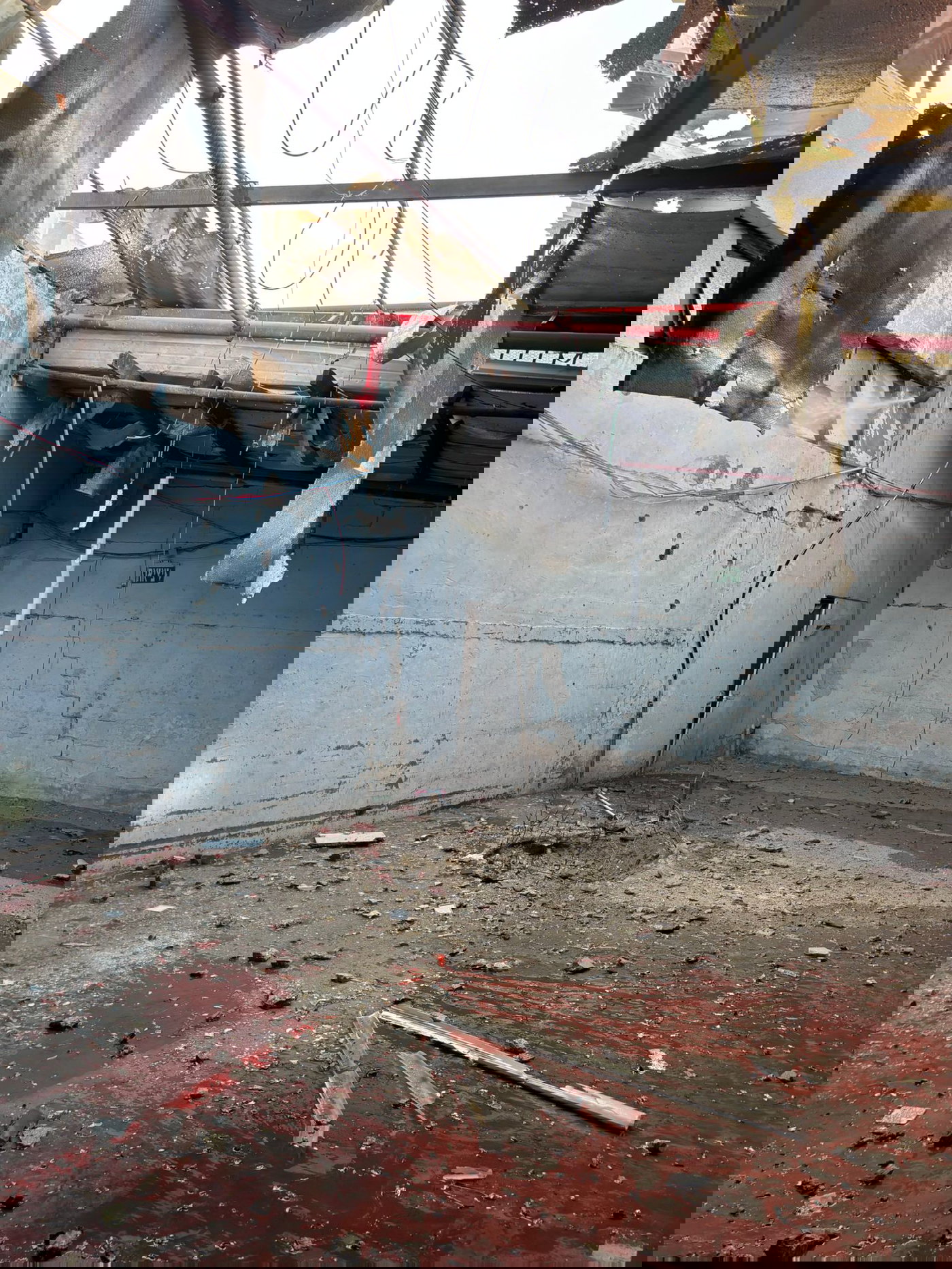 שיגור מאיראן לשפלה ולמרכז | זירות נפילה של טיל מצרר בבני ברק | חיפה: אותרו 4 לכודים ללא רוח חיים