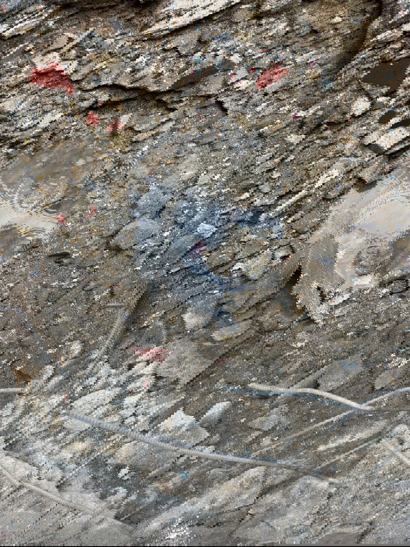 שיגור מאיראן לשפלה ולמרכז | זירות נפילה של טיל מצרר בבני ברק | חיפה: אותרו 4 לכודים ללא רוח חיים