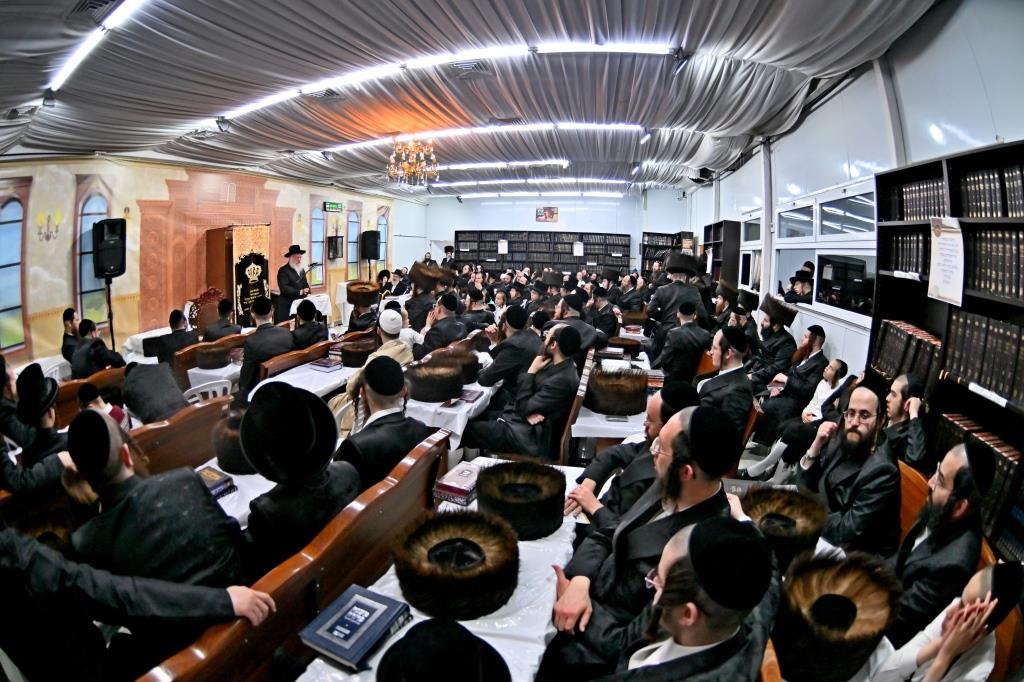 הגרחי"א לנדא בשיחה בביהמ"ד ספינקא בבית שמש