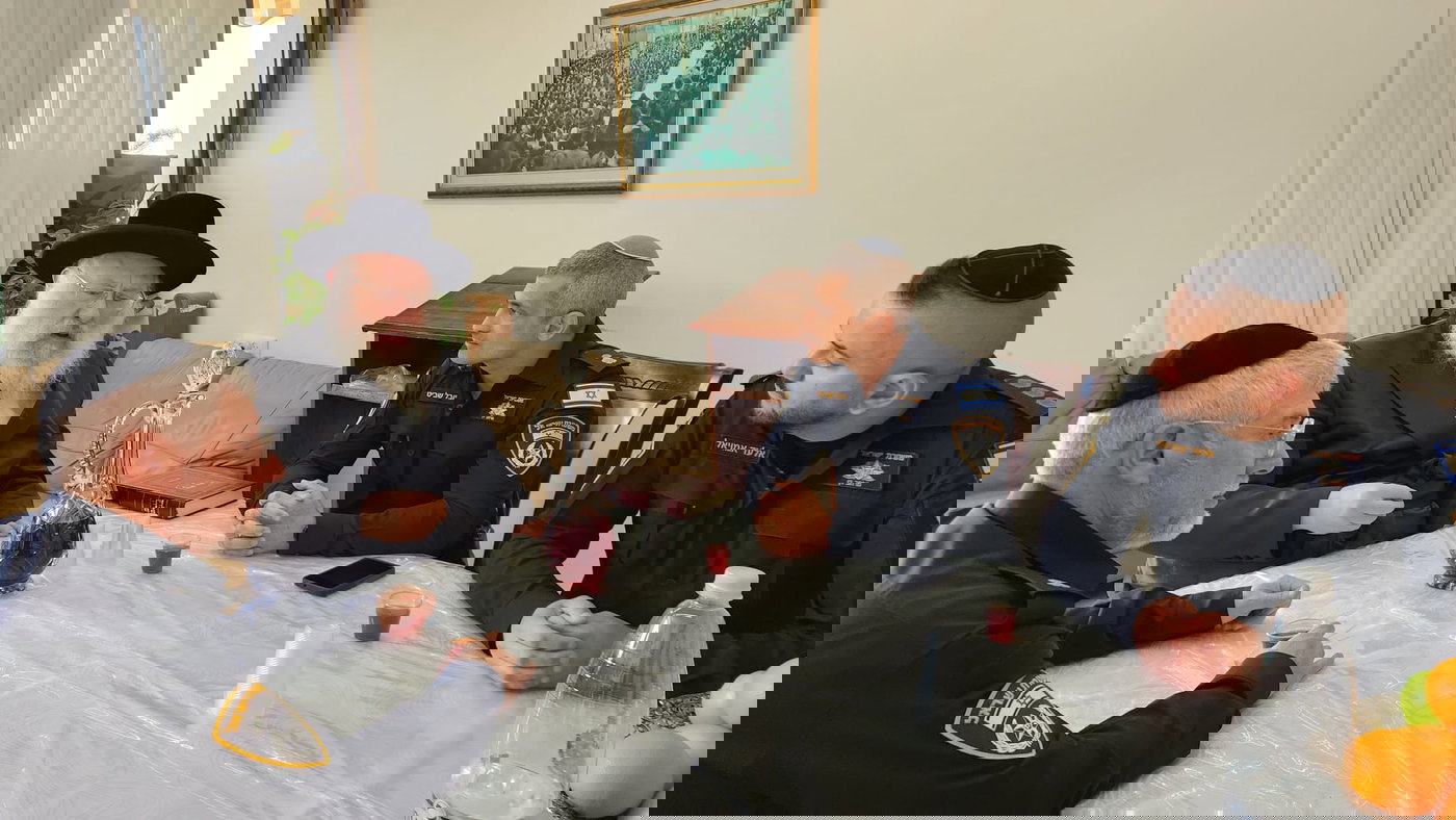 משטרת ב"ב בביקור חג אצל הגרחי"א לנדא