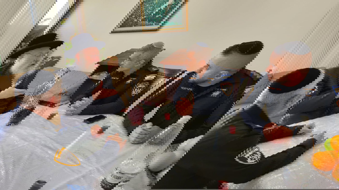 משטרת ב"ב בביקור חג אצל הגרחי"א לנדא