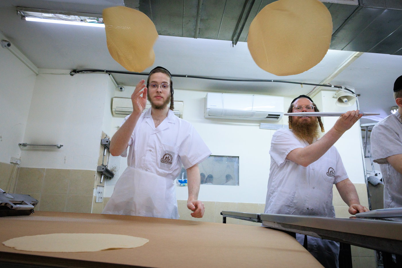 אפיית מצות בבני ברק