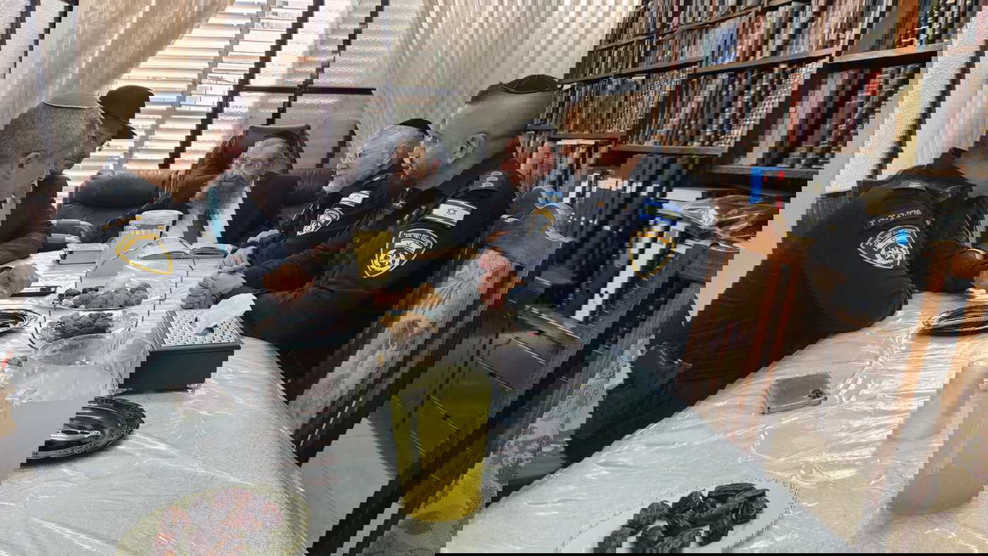 משטרת ב"ב בביקור חג אצל הגר"מ בן שמעון