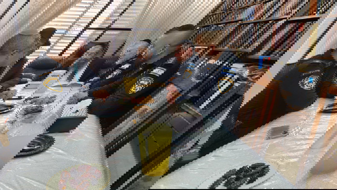 משטרת ב"ב בביקור חג אצל הגר"מ בן שמעון